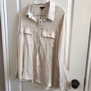 NWT Dynamite cream blouse.